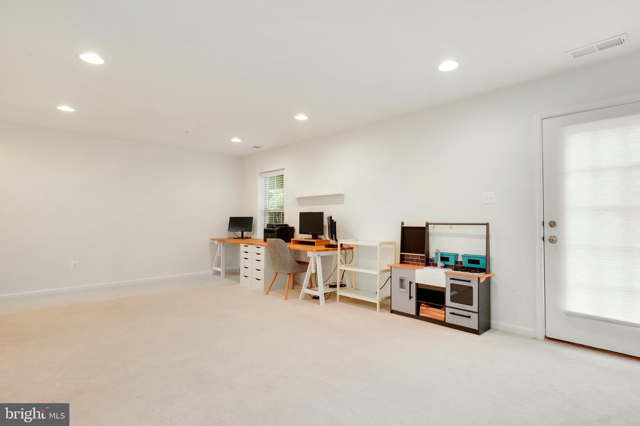 7867 Rappaport Drive Jessup, MD 20794 - Photo 34 of 47 Gallery Image 34