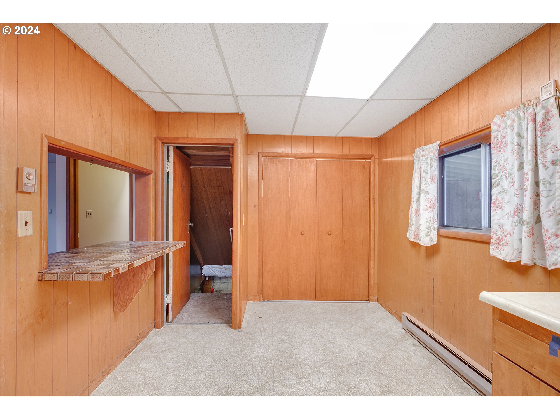 5160 Imai Road Hood River, OR 97031 - Photo 11 of 39 Kitchen