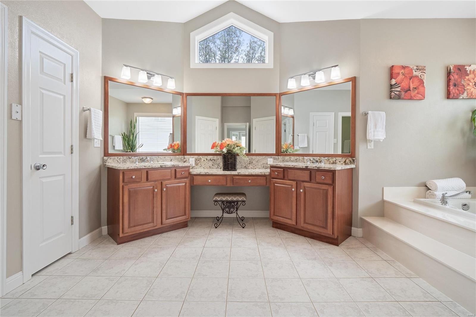 1500 Dietrich Ridge Drive Ballwin, MO 63021 - Photo 17 of 77