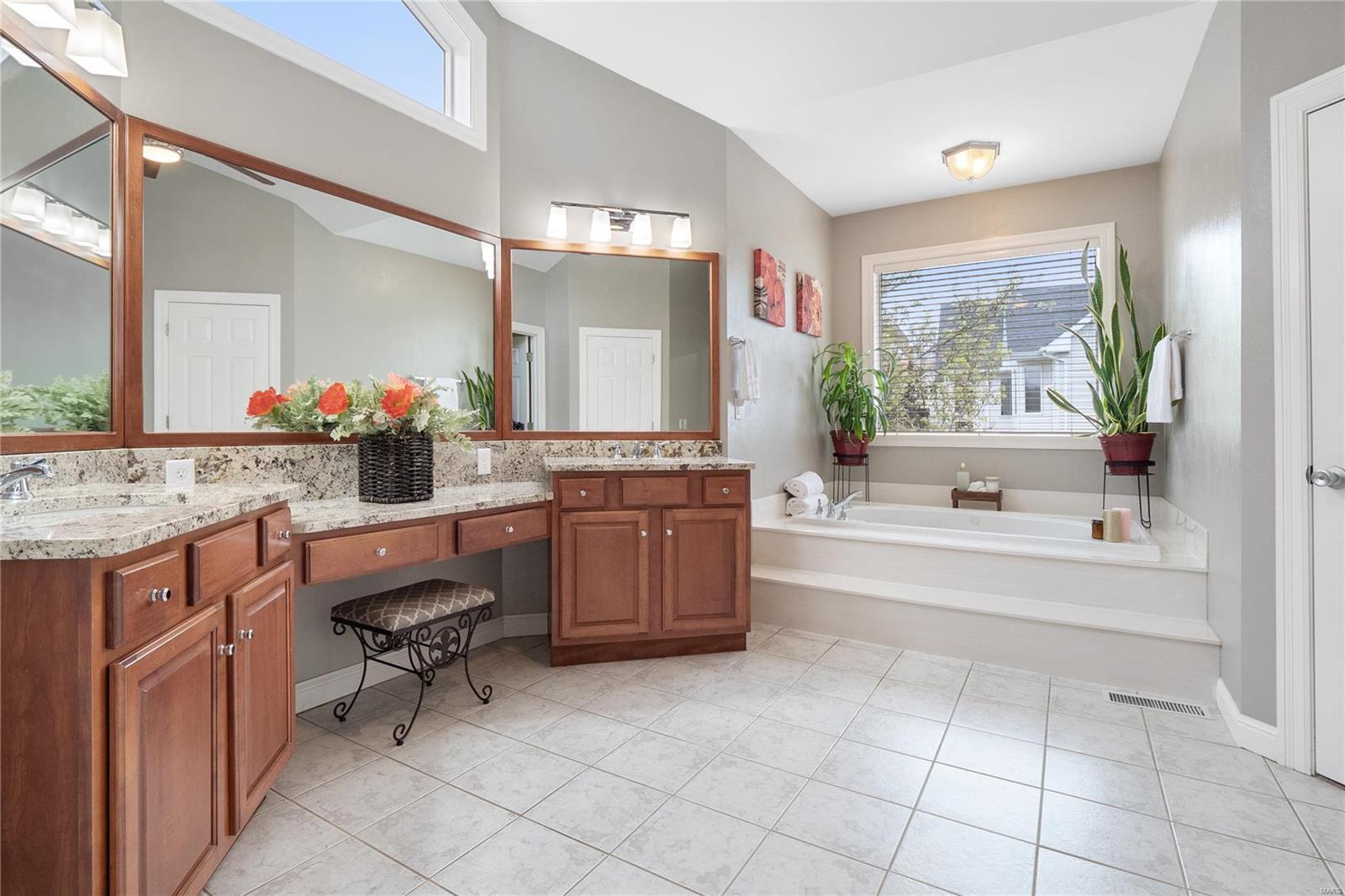 1500 Dietrich Ridge Drive Ballwin, MO 63021 - Photo 18 of 77