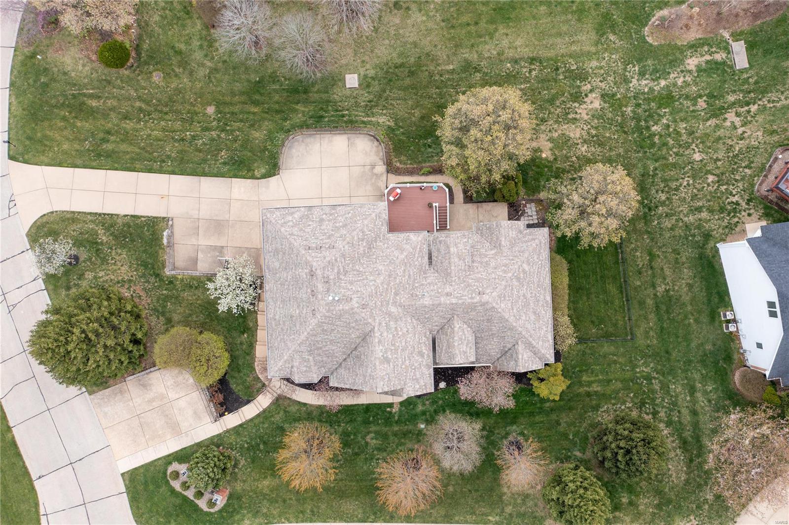 1500 Dietrich Ridge Drive Ballwin, MO 63021 - Photo 3 of 77