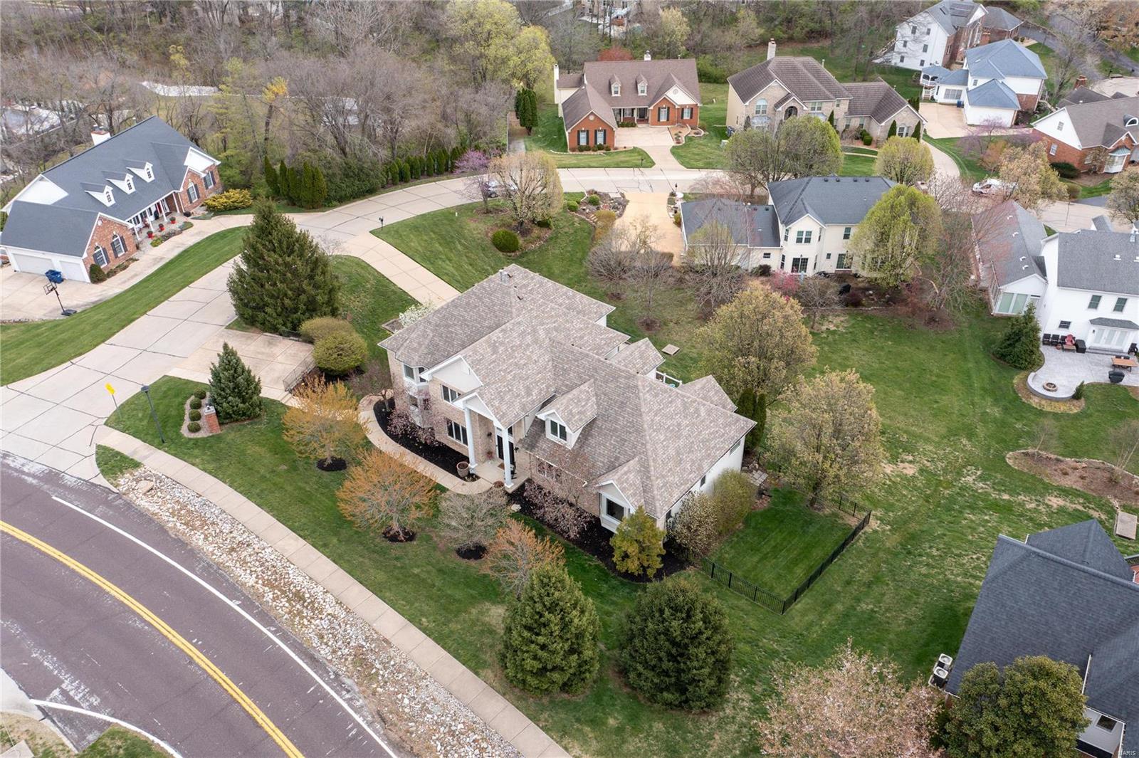 1500 Dietrich Ridge Drive Ballwin, MO 63021 - Photo 4 of 77