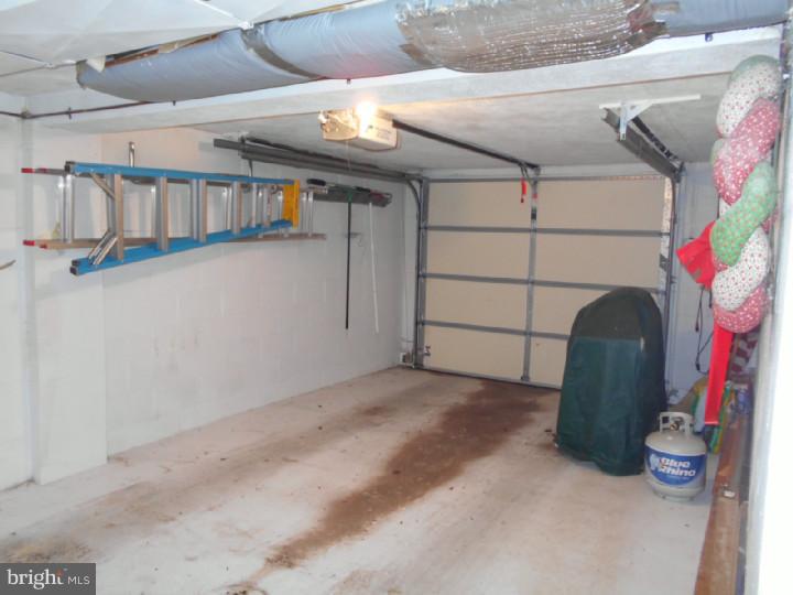 3552 Ridgeway Street Laureldale, PA 19605 - Photo 18 of 20 Garage