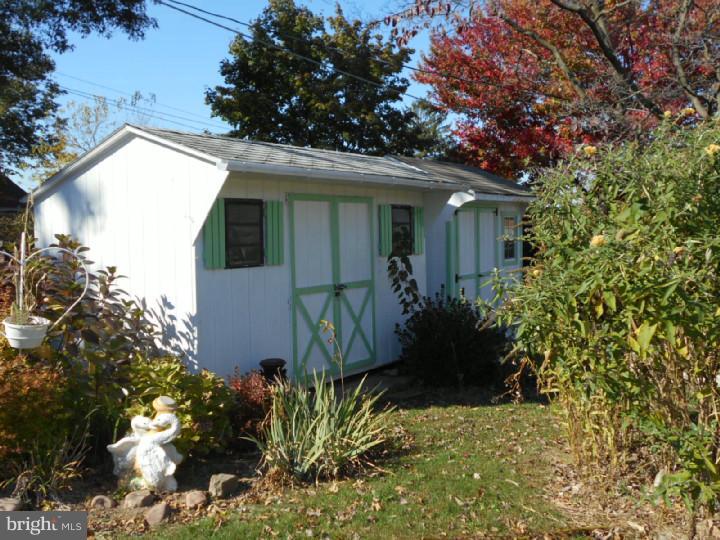 3552 Ridgeway Street Laureldale, PA 19605 - Photo 5 of 20 Storage Shed