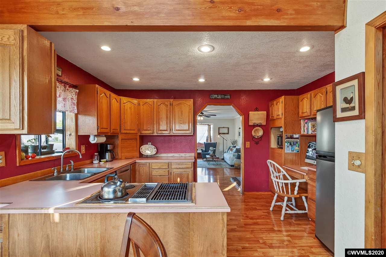 4460 Auburn Road Northeast Salem, OR 97301 - Photo 18 of 40 Gallery Image 18