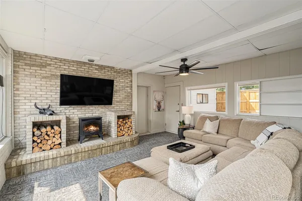 $4,400 | 427 South Grant Street, Denver, CO 80209