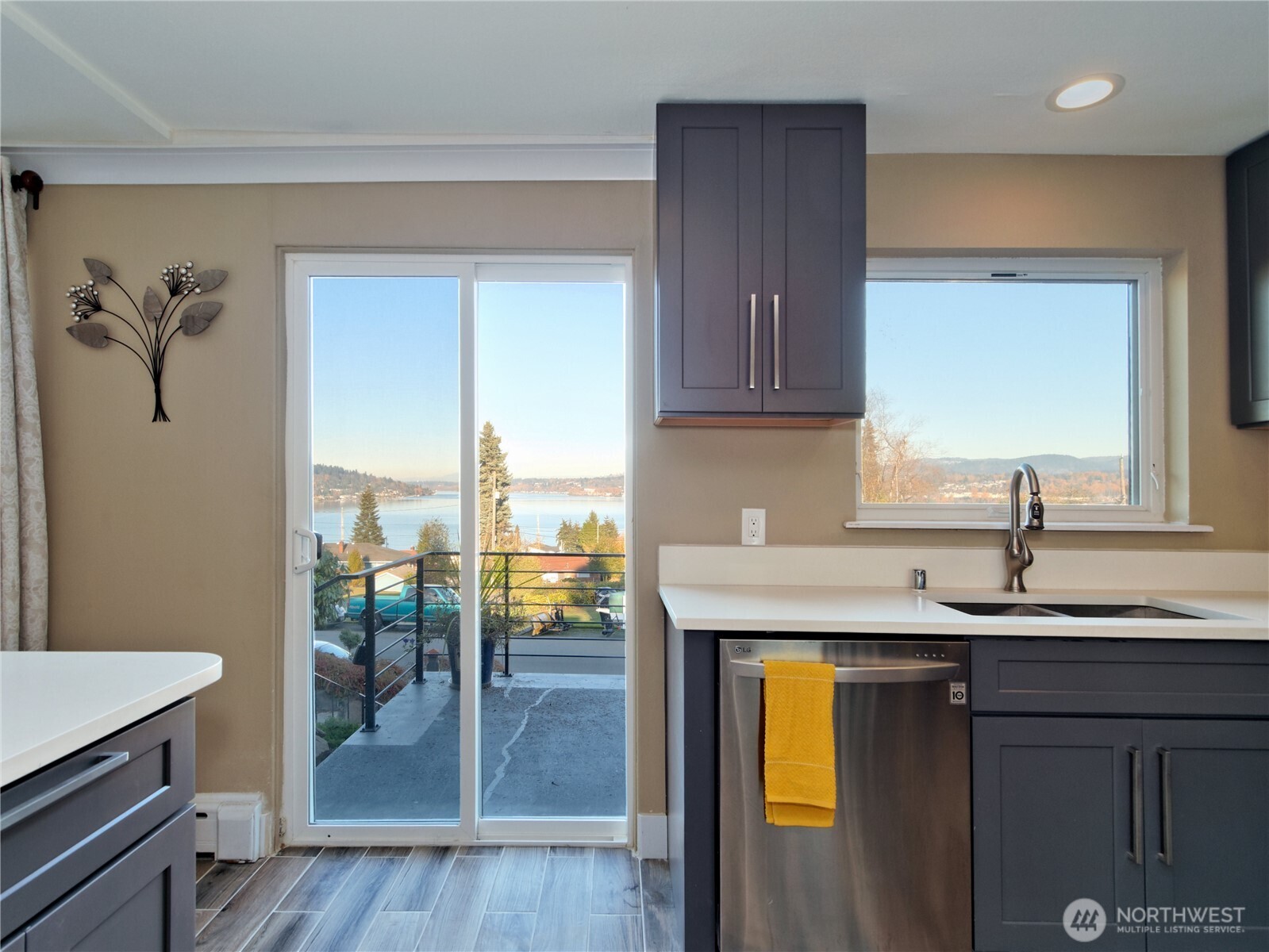 7809 South Sunnycrest Road Seattle, WA 98178 - Photo 13 of 21