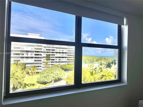$5,500 | 170 Ocean Ln Drive, Unit 809, Key Biscayne, FL 33149