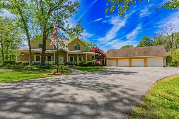 $899,000 | 1411 South Center Road, Boonville, IN 47601