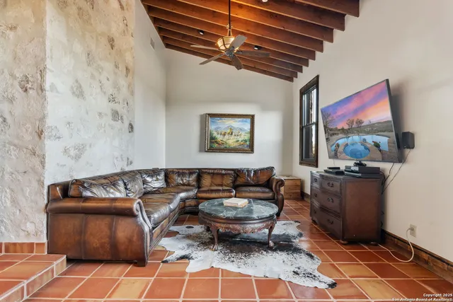 $1,999,000 | 164 Camino Del Reserve Lane, Comfort, TX 78013