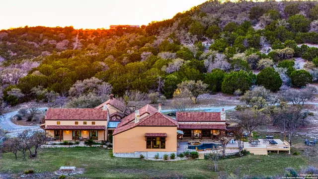 $1,999,000 | 164 Camino Del Reserve Lane, Comfort, TX 78013