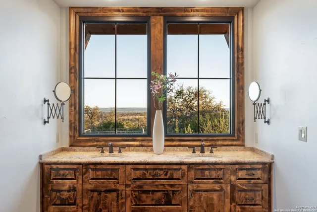 $1,999,000 | 164 Camino Del Reserve Lane, Comfort, TX 78013