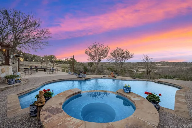 $1,999,000 | 164 Camino Del Reserve Lane, Comfort, TX 78013