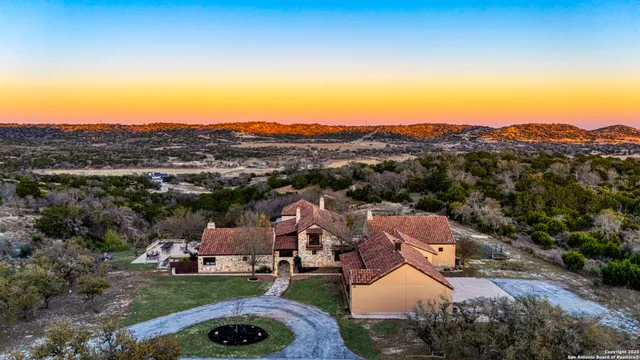 $1,999,000 | 164 Camino Del Reserve Lane, Comfort, TX 78013