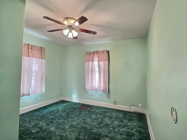 $79,700 | 516 5th Avenue North, Clinton, IA 52732