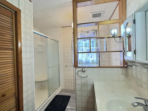 $79,700 | 516 5th Avenue North, Clinton, IA 52732