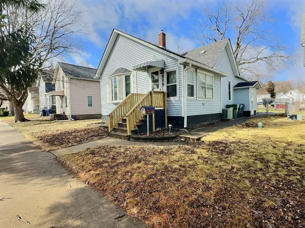 $79,700 | 516 5th Avenue North, Clinton, IA 52732