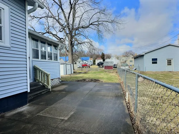 $79,700 | 516 5th Avenue North, Clinton, IA 52732