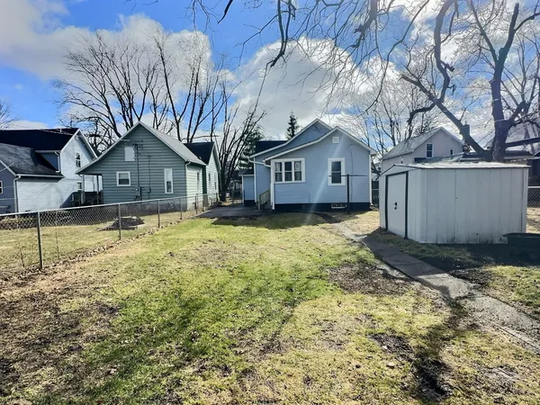 $79,700 | 516 5th Avenue North, Clinton, IA 52732
