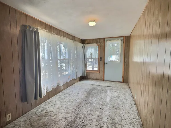 $79,700 | 516 5th Avenue North, Clinton, IA 52732