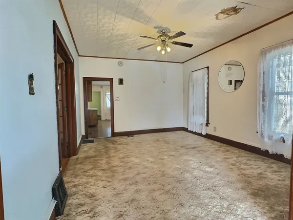 $79,700 | 516 5th Avenue North, Clinton, IA 52732