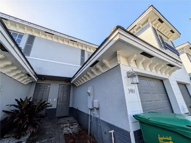 a view of entryway with a front door