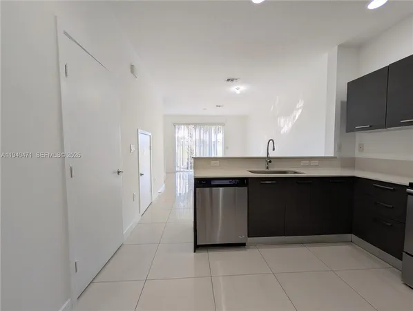 $2,100 | 3484 Northwest 13th Street, Unit 3484, Lauderhill, FL 33311