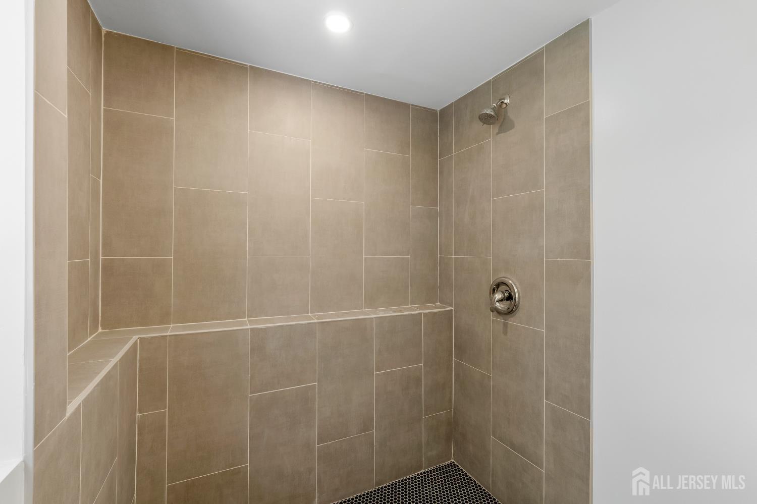 33 Larchmont Road Edison, NJ 08837 - Photo 23 of 25