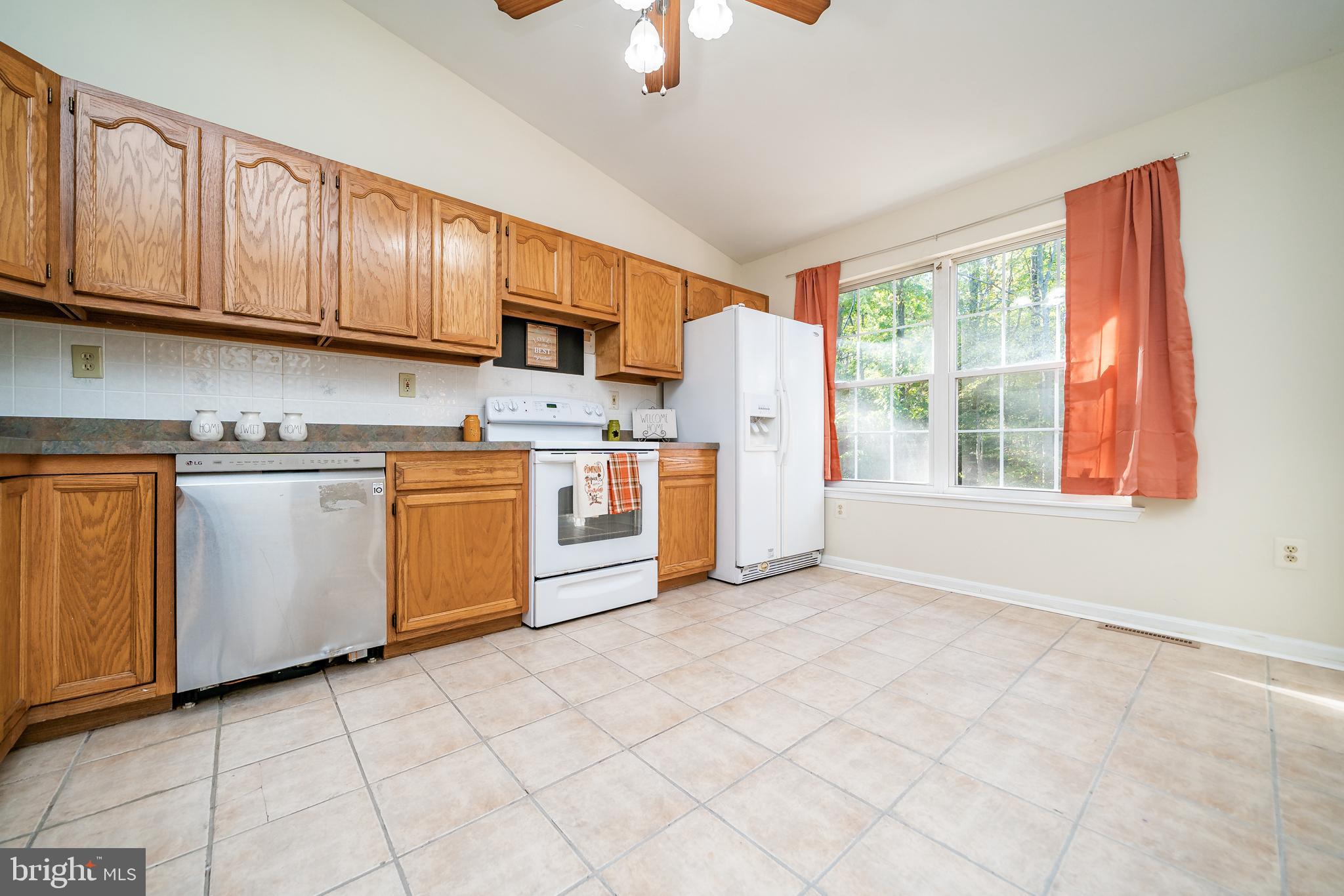 11109 Rawhide Road Lusby, MD 20657 - Photo 3 of 41 Kitchen