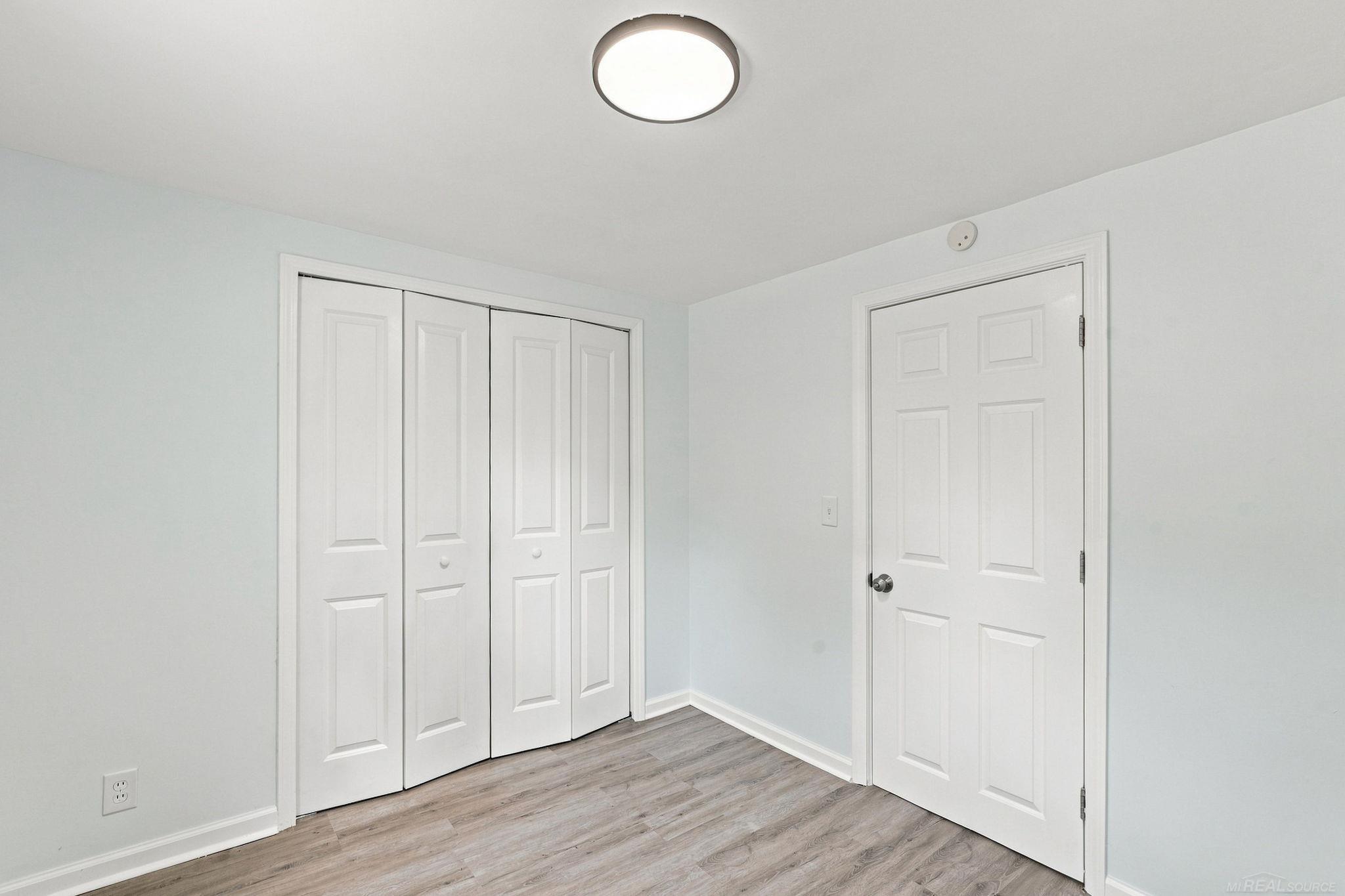 2950 Hartline Drive Rochester, MI 48309 - Photo 14 of 26 50217822-4c395888-4b0a-41df-8304-463af6c926f2.JPG