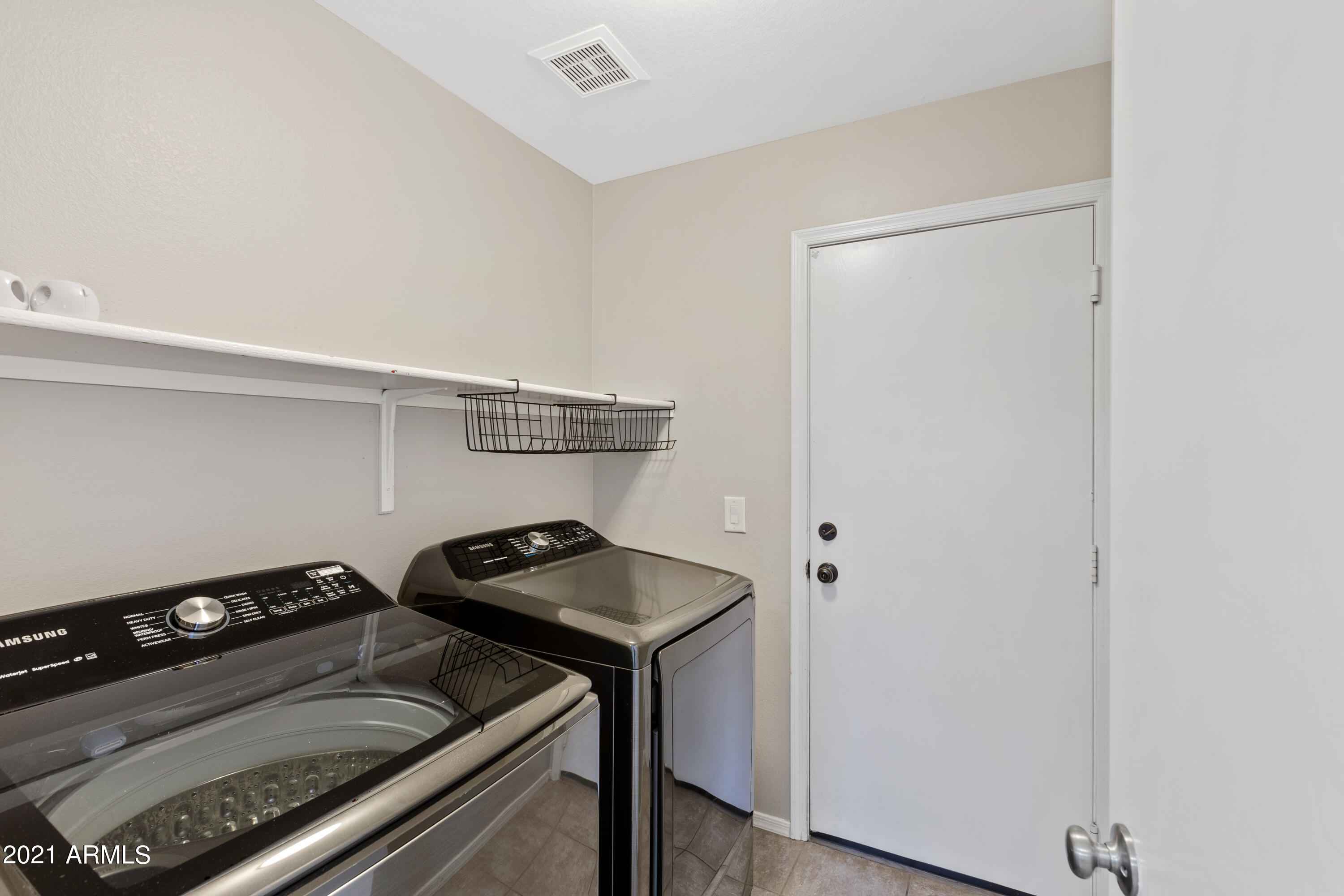 809 South Del Rancho Mesa, AZ 85208 - Photo 18 of 24 19-R6_2365