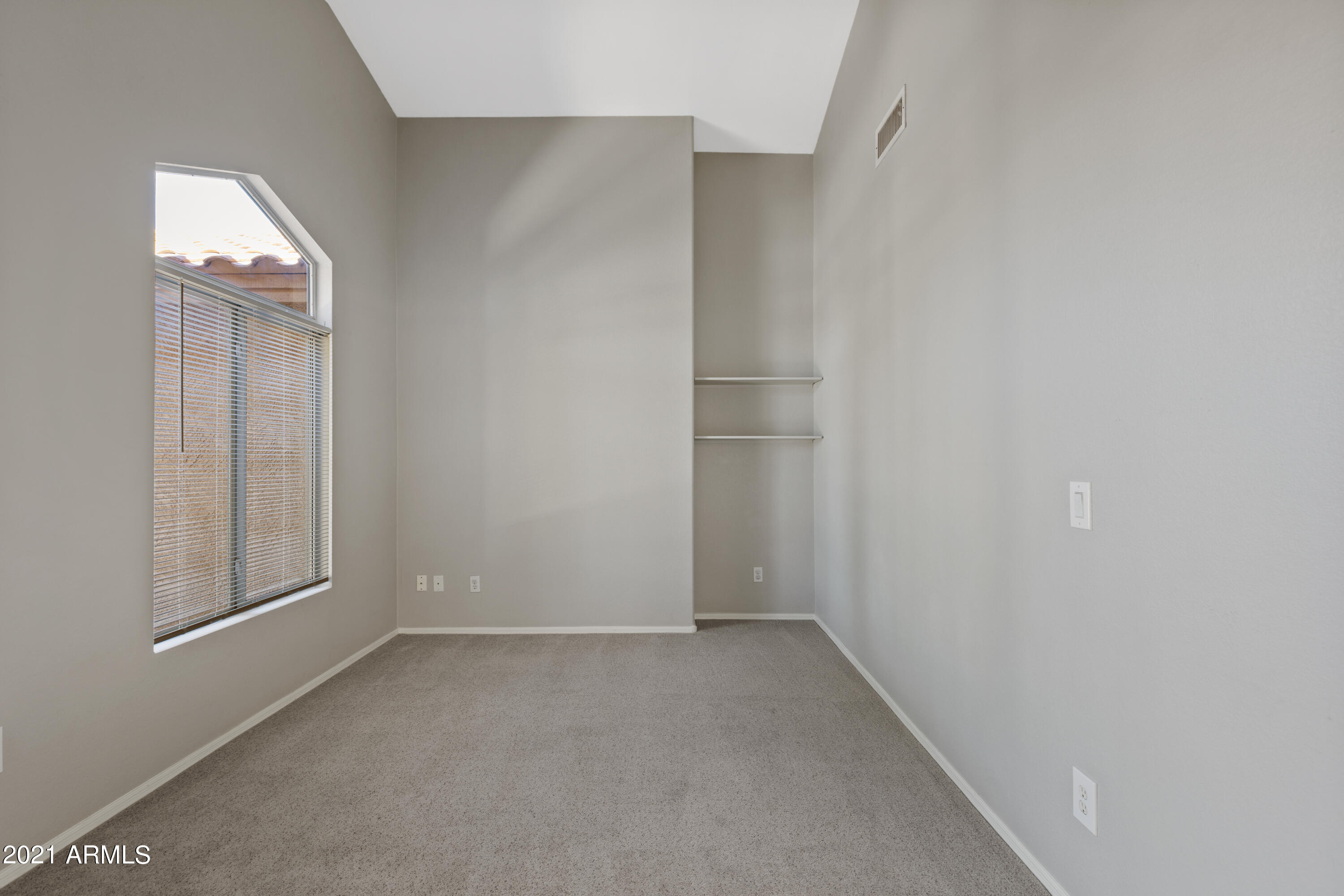 809 South Del Rancho Mesa, AZ 85208 - Photo 4 of 24 05-R6_2250