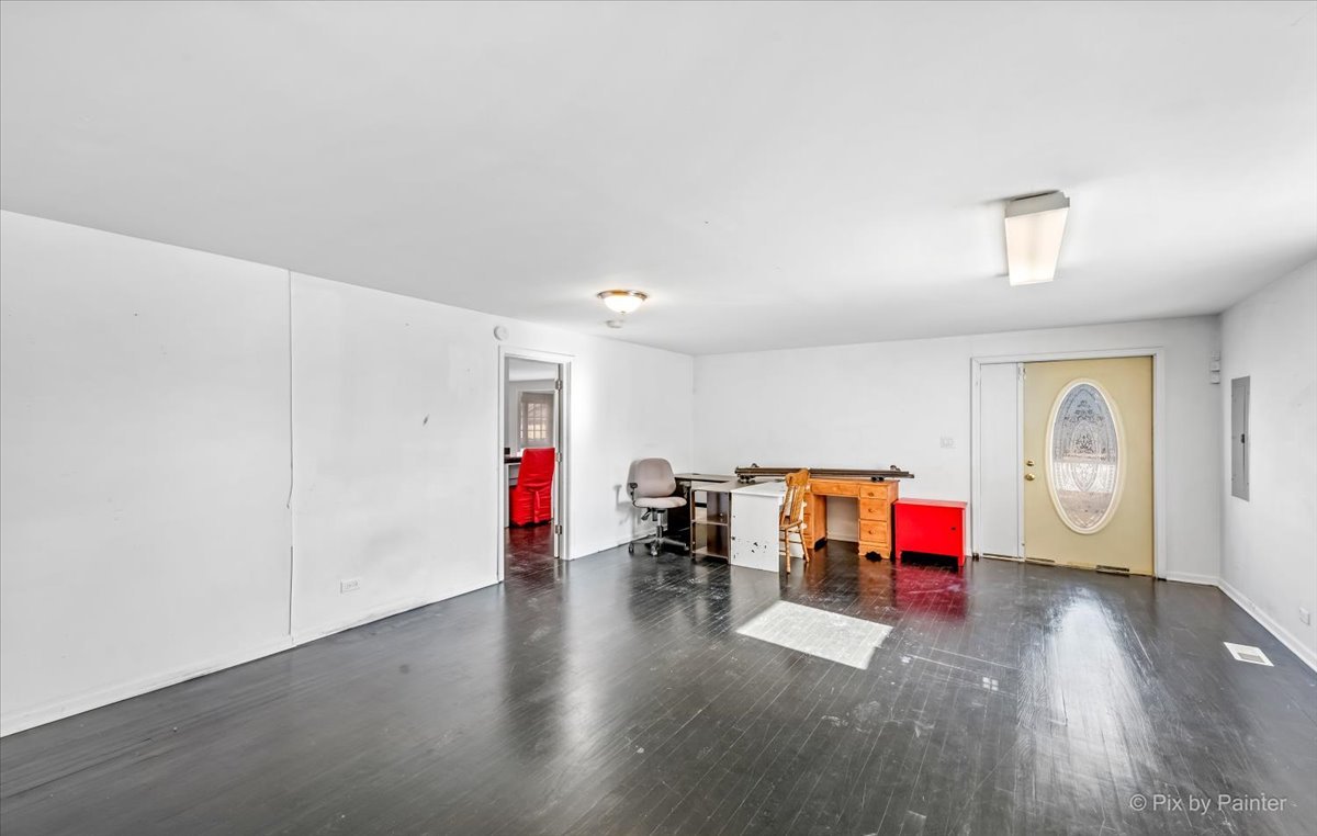 544 Hainesville Road Round Lake Park, IL 60073 - Photo 25 of 50 a view of a livingroom with wooden floor and furniture