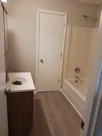 $1,500 | 2114 Enoch Avenue, Unit 2, Zion, IL 60099