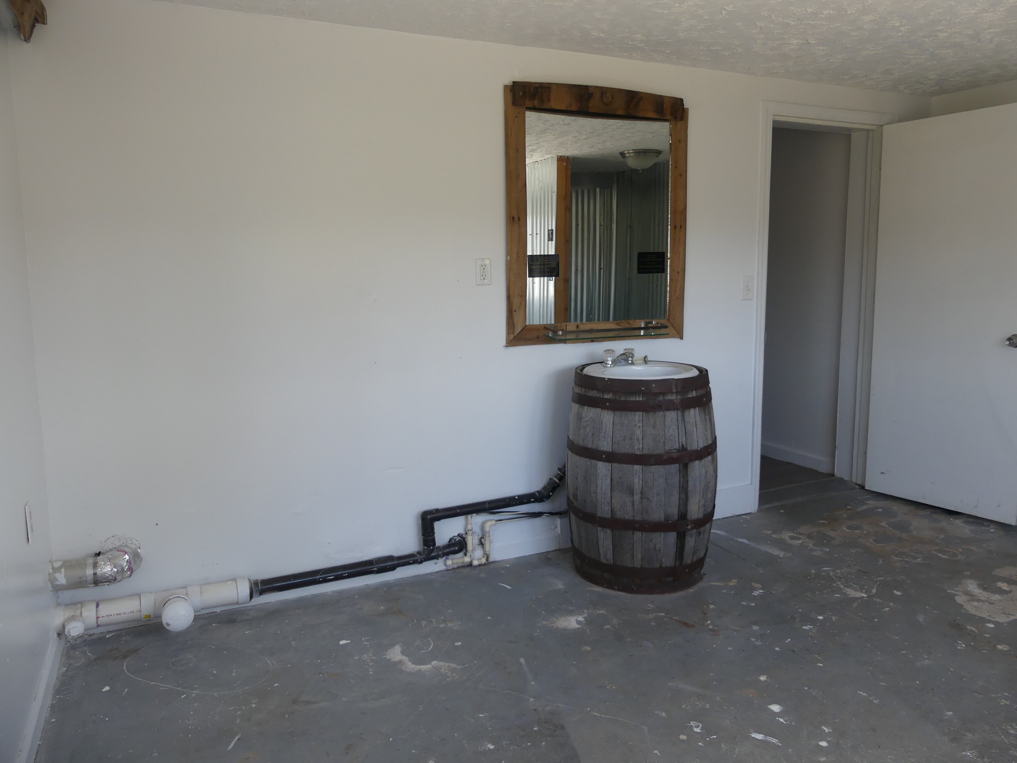 231 Mountain Road Elora, TN 37328 - Photo 27 of 32 a room with a chair and a table