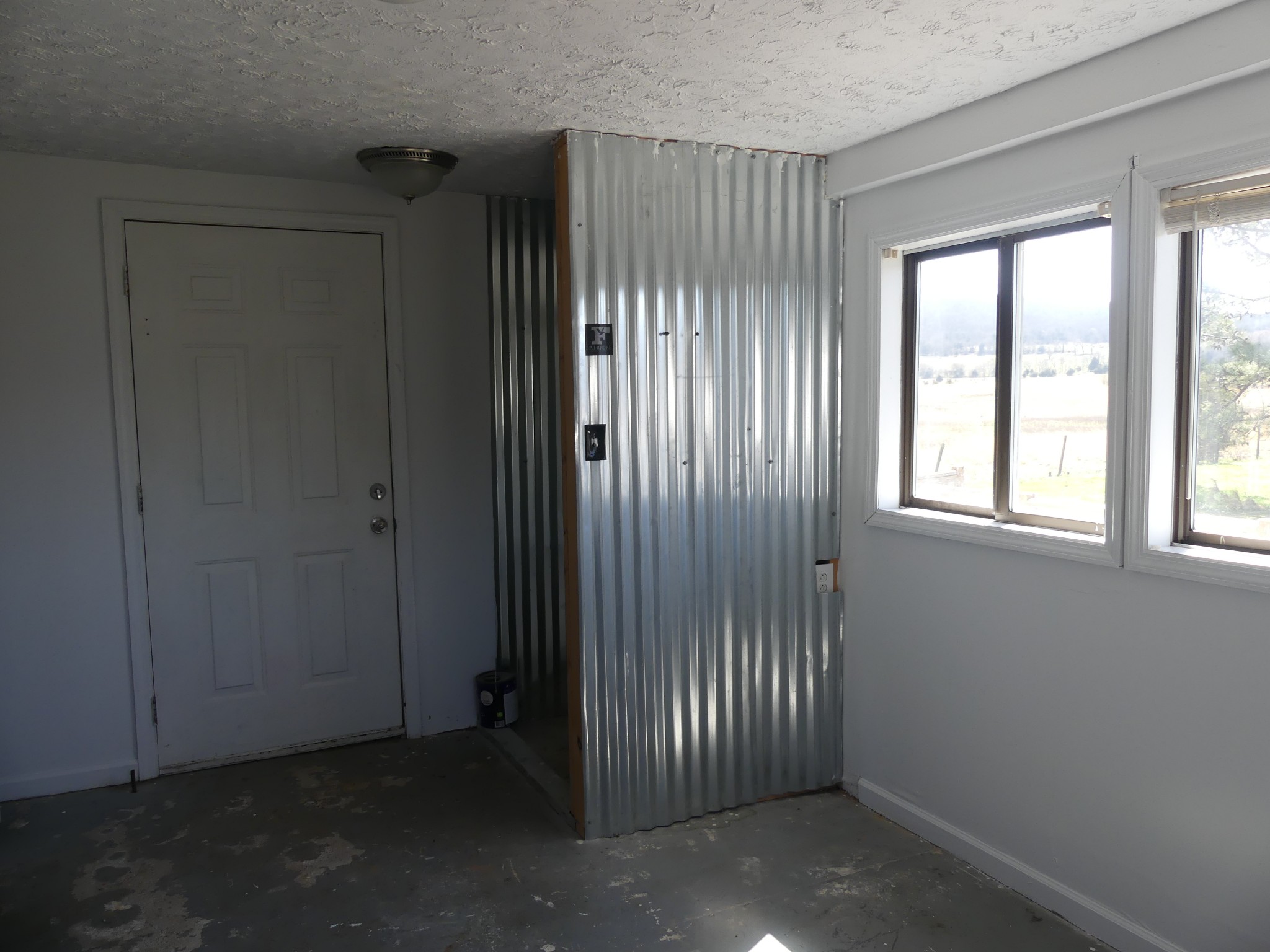 231 Mountain Road Elora, TN 37328 - Photo 28 of 32 an empty room with windows