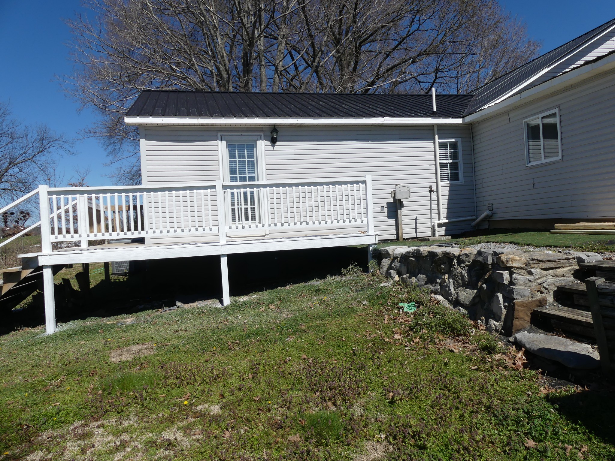 231 Mountain Road Elora, TN 37328 - Photo 3 of 32 a view of backyard with deck