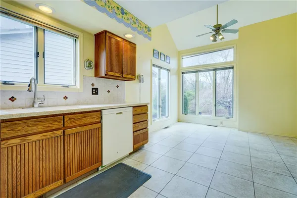 $279,900 | 6 Wood Cutters Circle, Greece, NY 14612