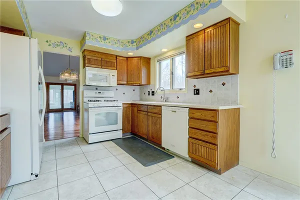 $279,900 | 6 Wood Cutters Circle, Greece, NY 14612