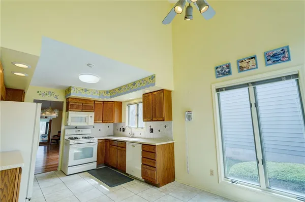 $279,900 | 6 Wood Cutters Circle, Greece, NY 14612