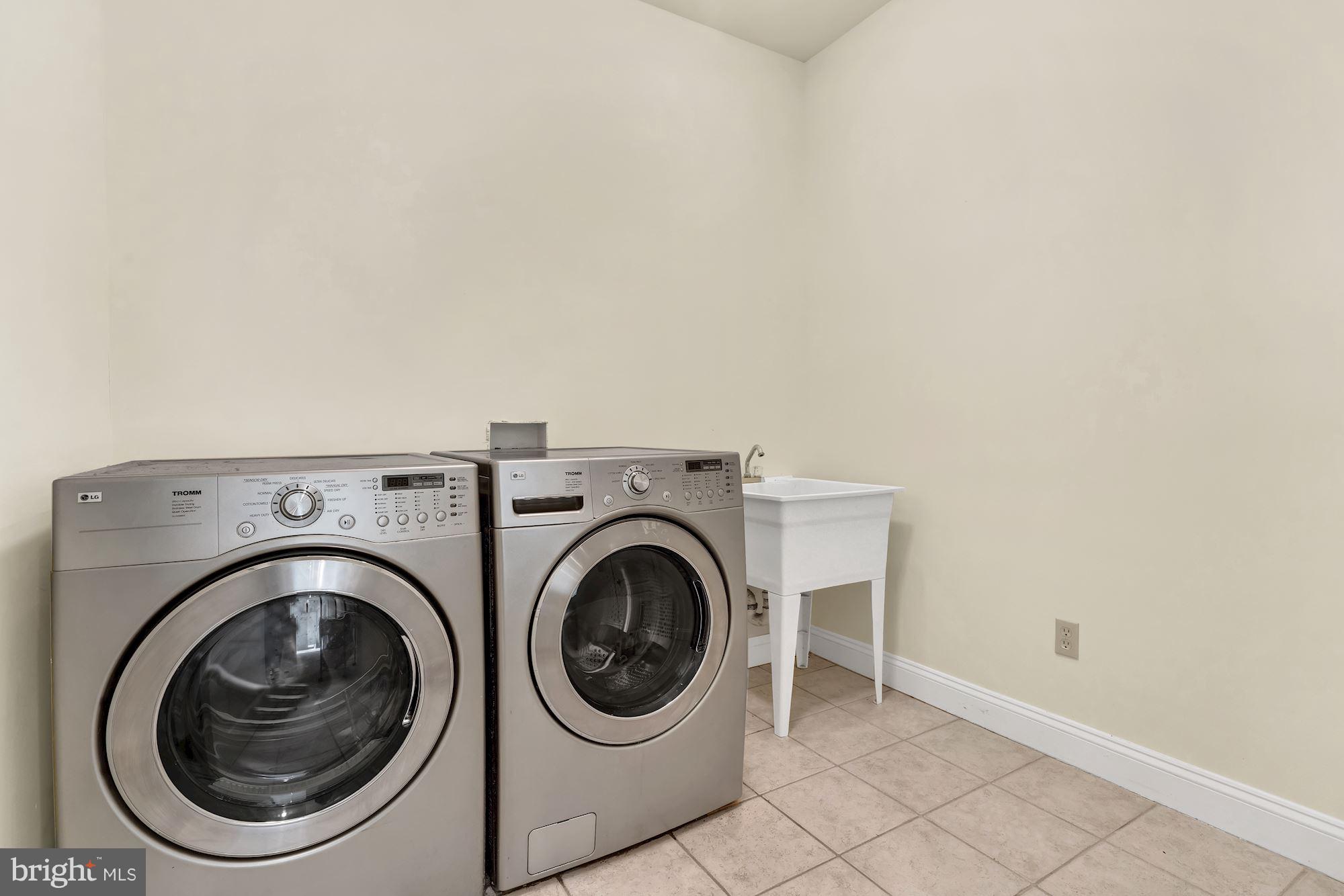 9637 Ada Road Marshall, VA 20115 - Photo 33 of 52 Upper Level Laundry Room