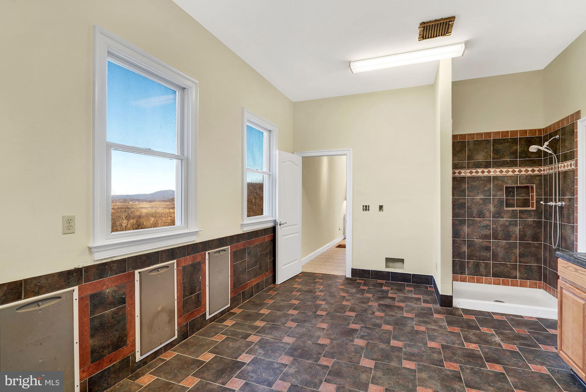 9637 Ada Road Marshall, VA 20115 - Photo 51 of 52 Mud room or pet room