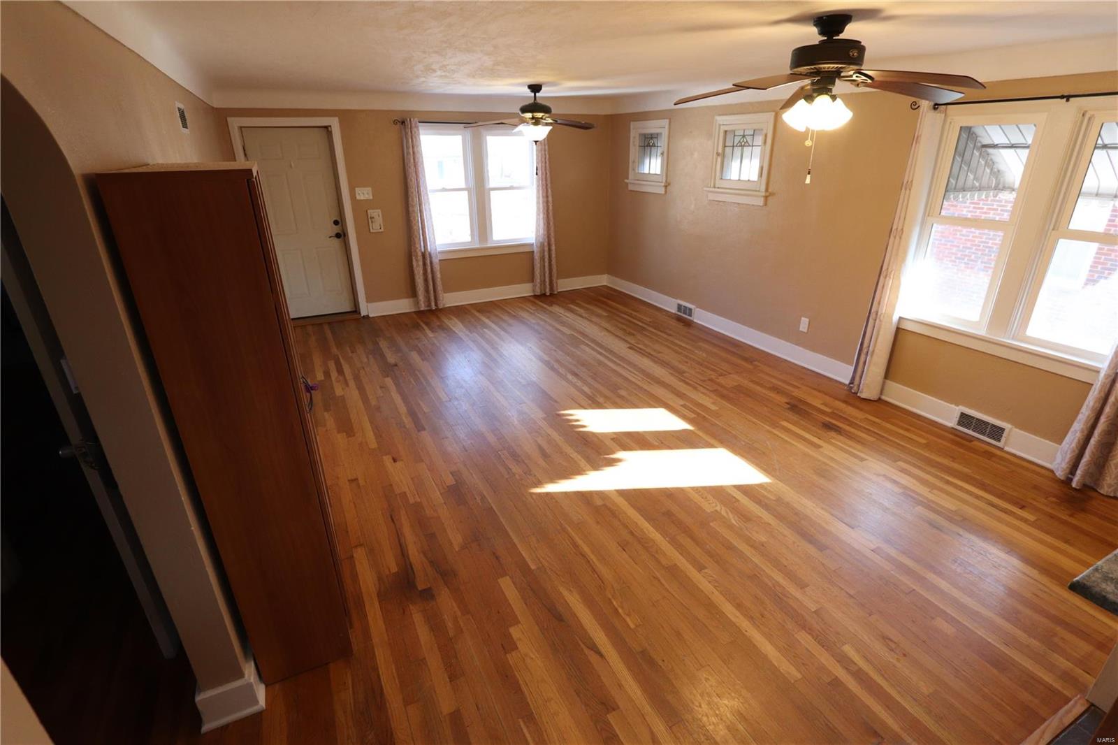 3659 Edmundson Road St. Louis, MO 63114 - Photo 12 of 21 Gallery Image 12