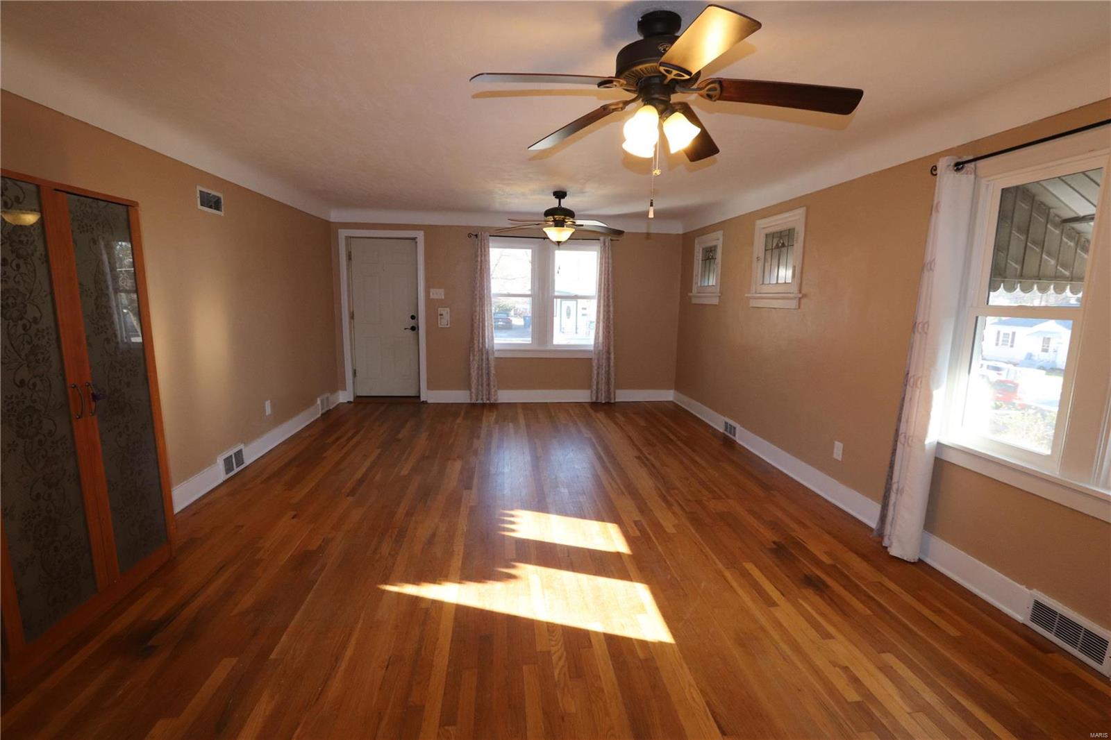 3659 Edmundson Road St. Louis, MO 63114 - Photo 4 of 21 Gallery Image 4