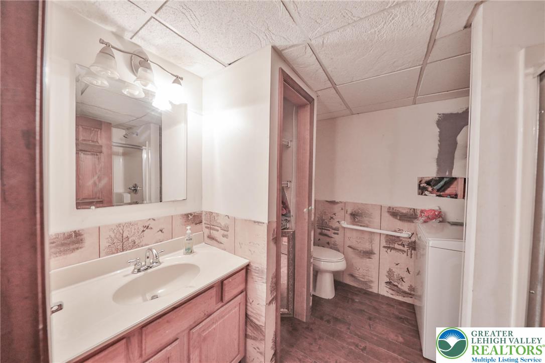 355 Hickory Road Palmerton, PA 18071 - Photo 11 of 66 a bathroom with a sink toilet and shower