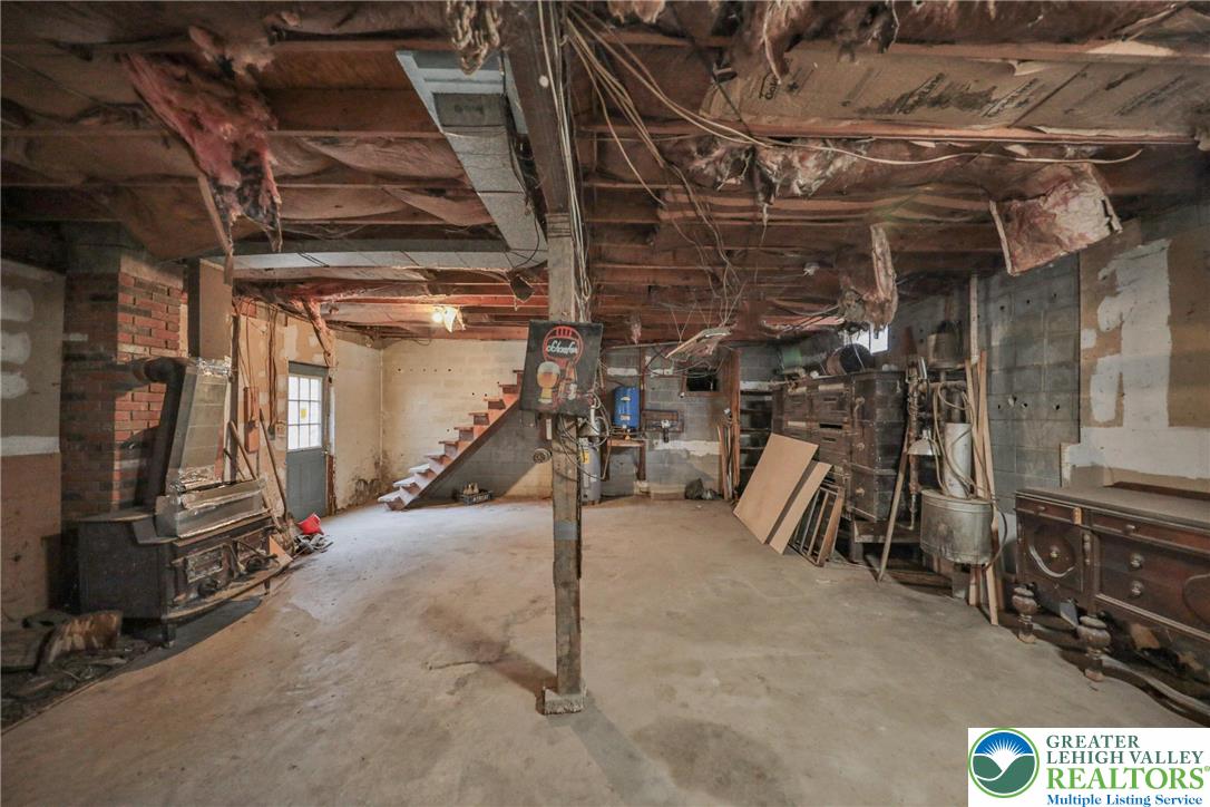 355 Hickory Road Palmerton, PA 18071 - Photo 46 of 66 a view of a room with gym equipment