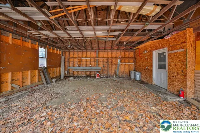 $250,000 | 355 Hickory Road, Palmerton, PA 18071