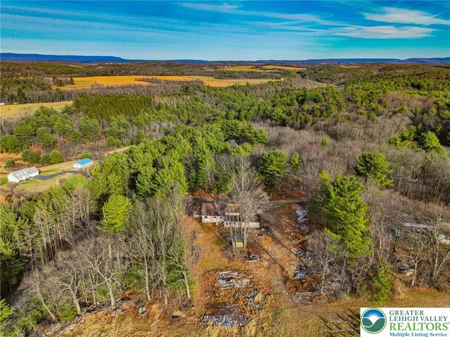 $250,000 | 355 Hickory Road, Palmerton, PA 18071