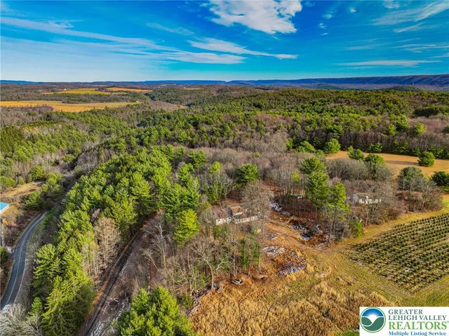 $250,000 | 355 Hickory Road, Palmerton, PA 18071