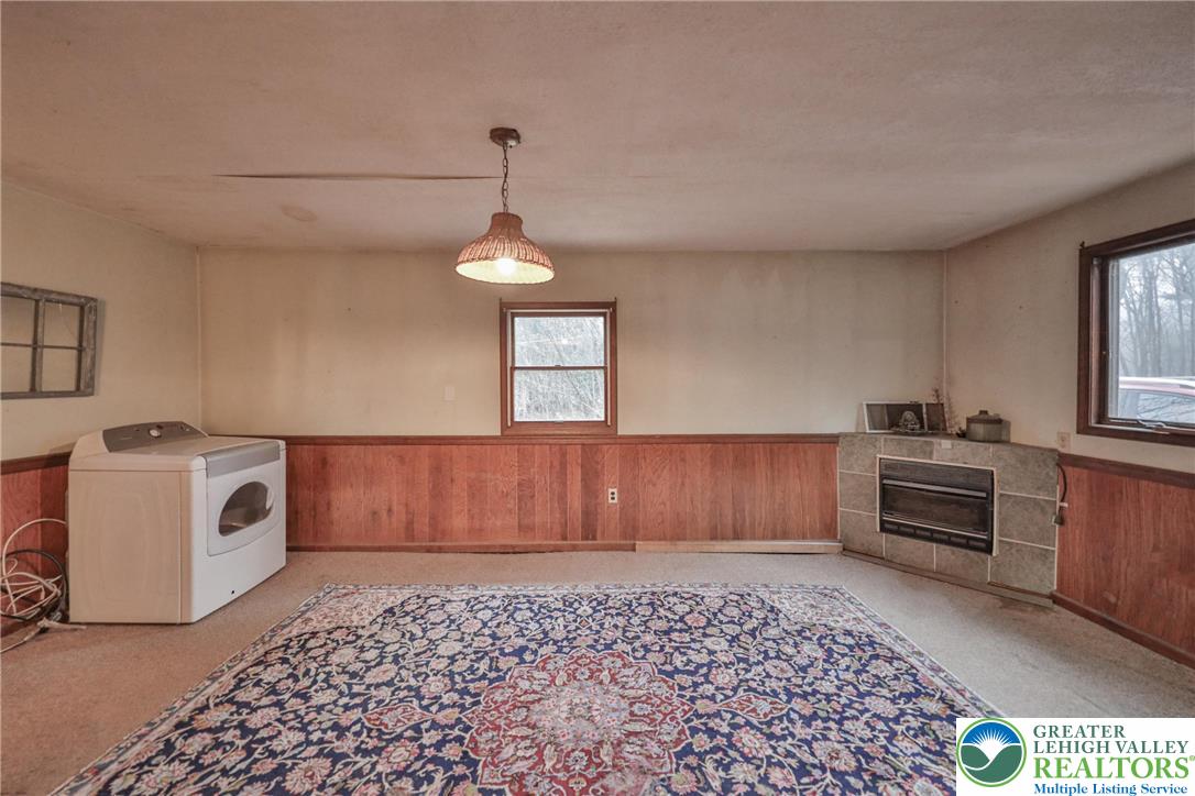 355 Hickory Road Palmerton, PA 18071 - Photo 8 of 66 a kitchen with a refrigerator and a stove